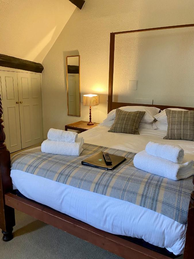 The Golden Pheasant Hotel Burford Exterior foto
